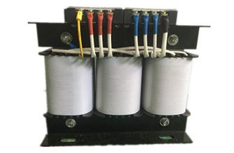 交流穩(wěn)壓器廠家介紹選擇家用穩(wěn)壓器需要注意哪幾個方面？